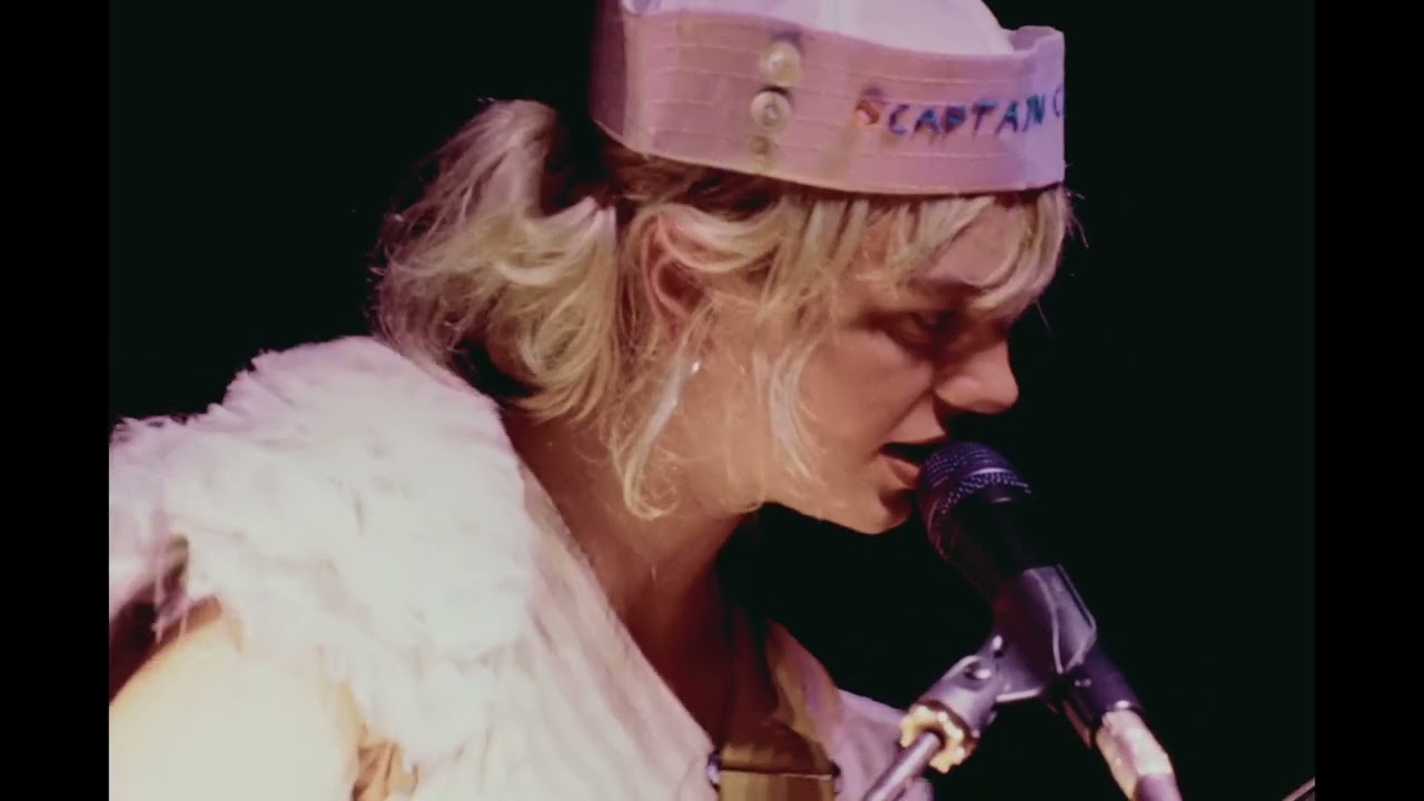 mary in the junkyard - drains (live at venue MOT)