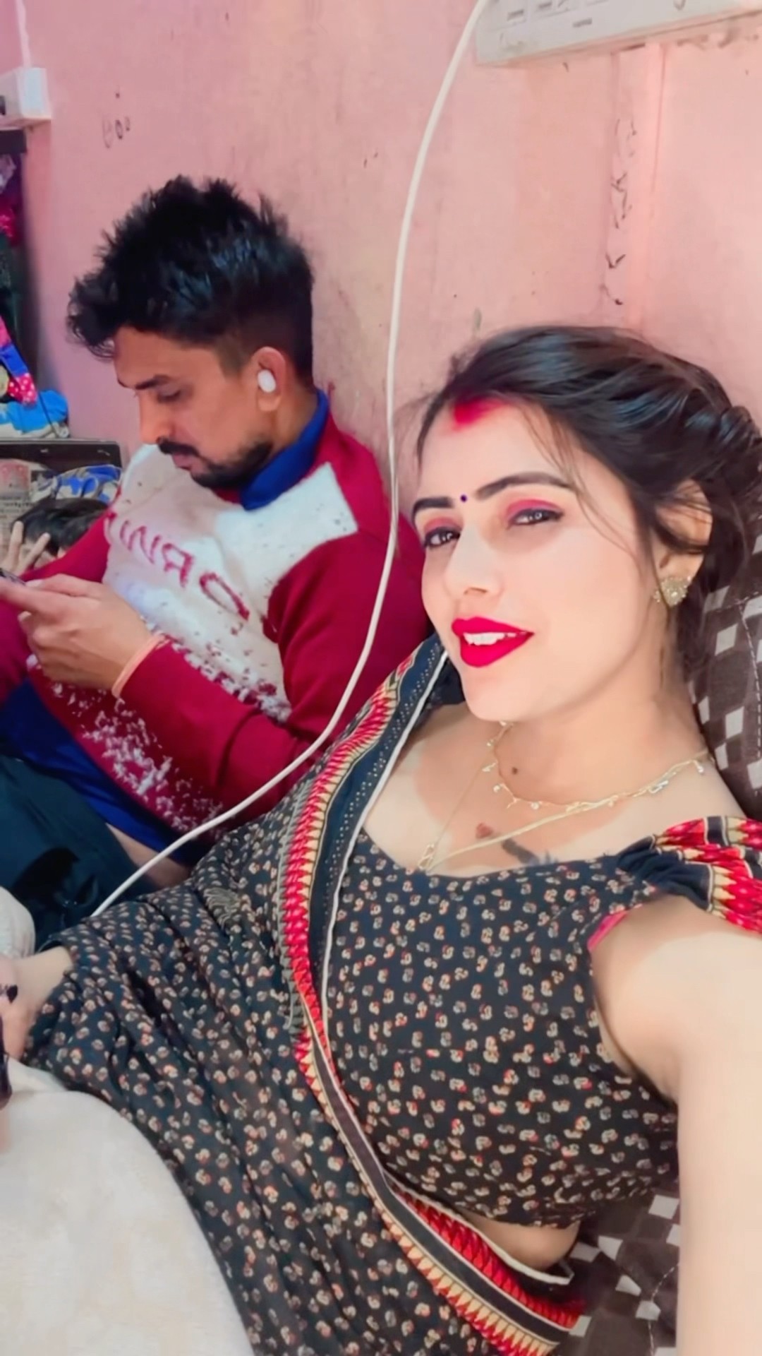 दो घुट पिला दे साथियों #shorts #meenu #trending #ytshort