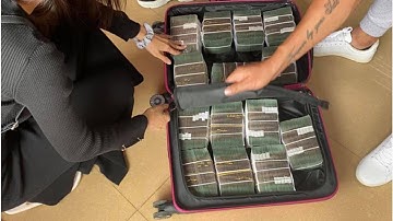 Vợ chồng Thủy Tiên Công Vinh gây bất ngờ với hình ảnh đầu tiên khi đi cứu trợ miền Trung lần 2