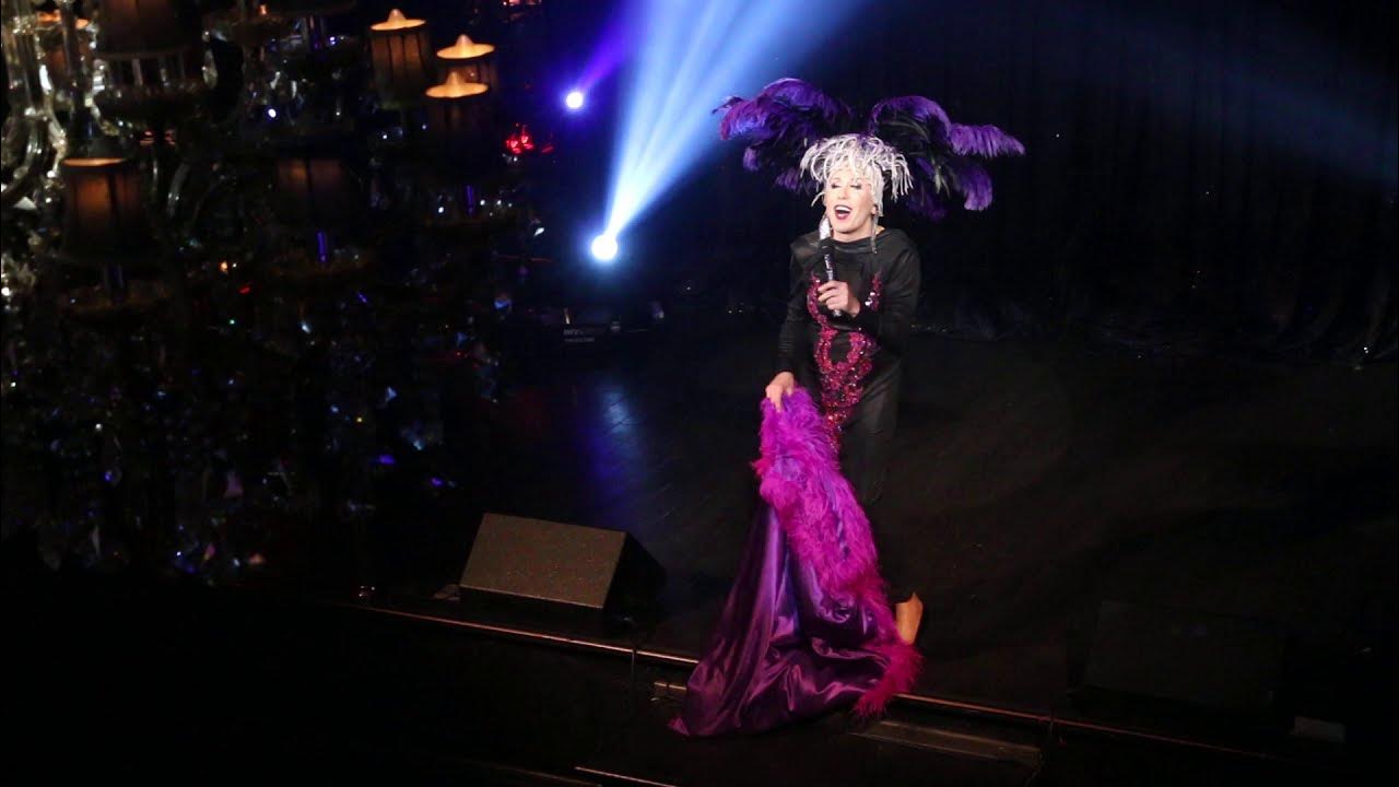 Любимые духи кристины орбакайте. Пародия пескова на орбакайте с шампанским. Ургант и орбакайте выгнали из театра. Песков пародия. Орбакайте 2024.