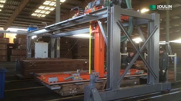 Sticking layers of lumber with mobile gantry robot