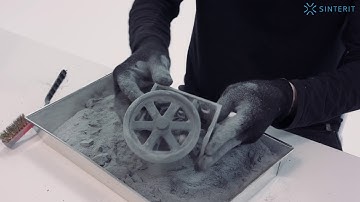 Taking out the print and sifting powder | Sinterit Lisa