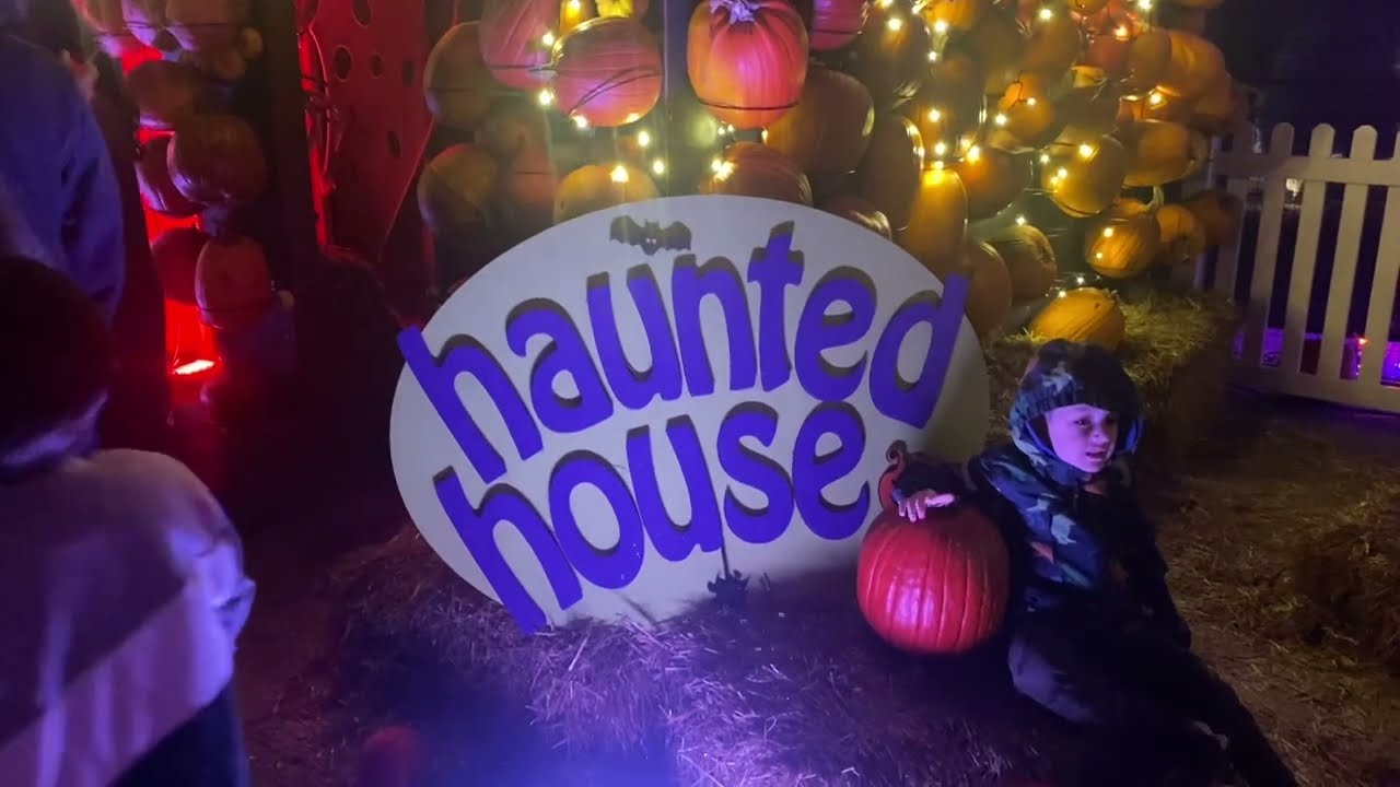 Sherway garden Halloween pumpkinville…pumpkins haunted house