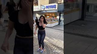 Liseli Sokak Ortasında Twerk Show Yapıyor