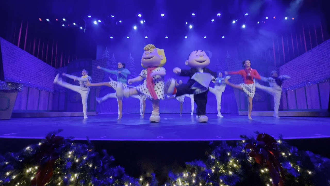 Charlie Brown’s Christmas spectacular at kings island winterfest 2021