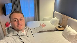 Holiday Inn Express IHG Strathclyde Park / Hotel Room Tour