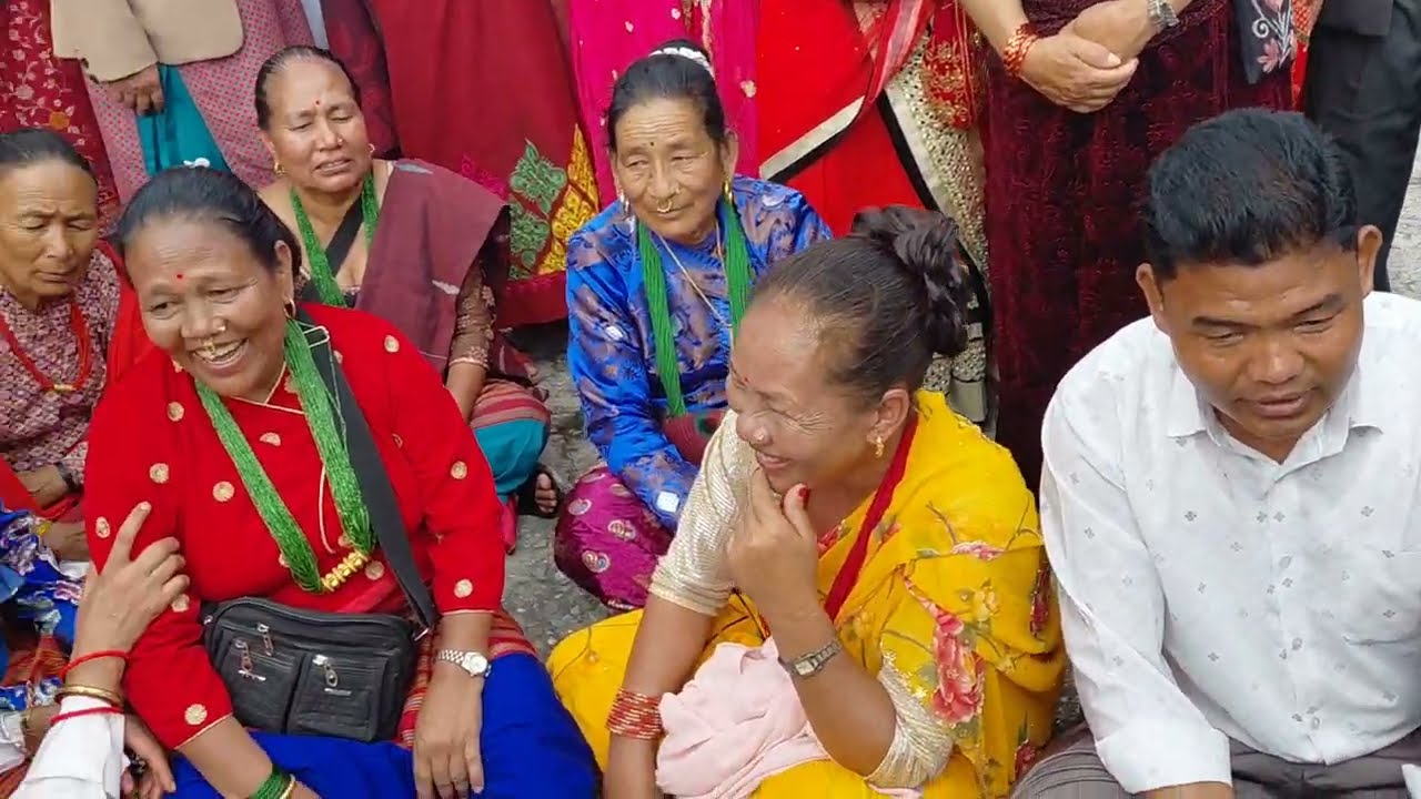 घिसीङग् र योञ्जनको मौलीक फापरे गितमा घम्स घम्सी सुन्नु नभुल्नु होला