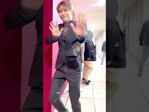 빅토니들의 Virus 무대 후💦