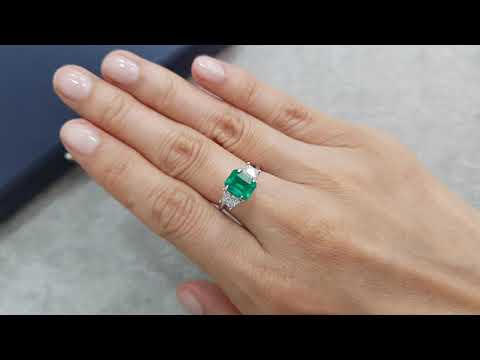 Vivid Muzo Green Emerald 1.23 ct, Colombia Video  № 2