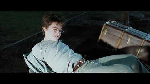 Harry Potter and the Prisoner of Azkaban | The Knight Bus Scene [HD]