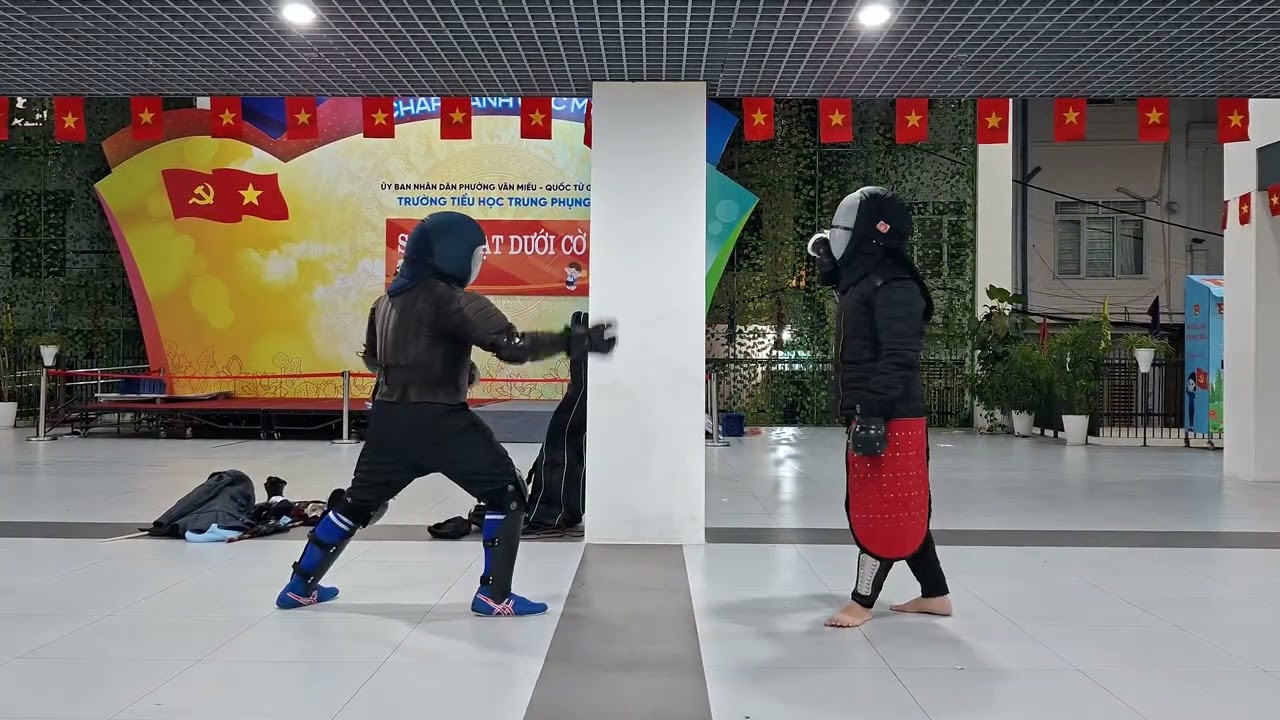 Knife sparring - using Wing Chun butterfly knives