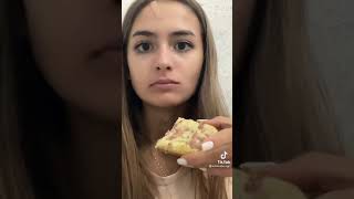 Iuliana Beregoi | Și voi mâncați mâncare nesănătoasă?😝 :) [] Tik tok