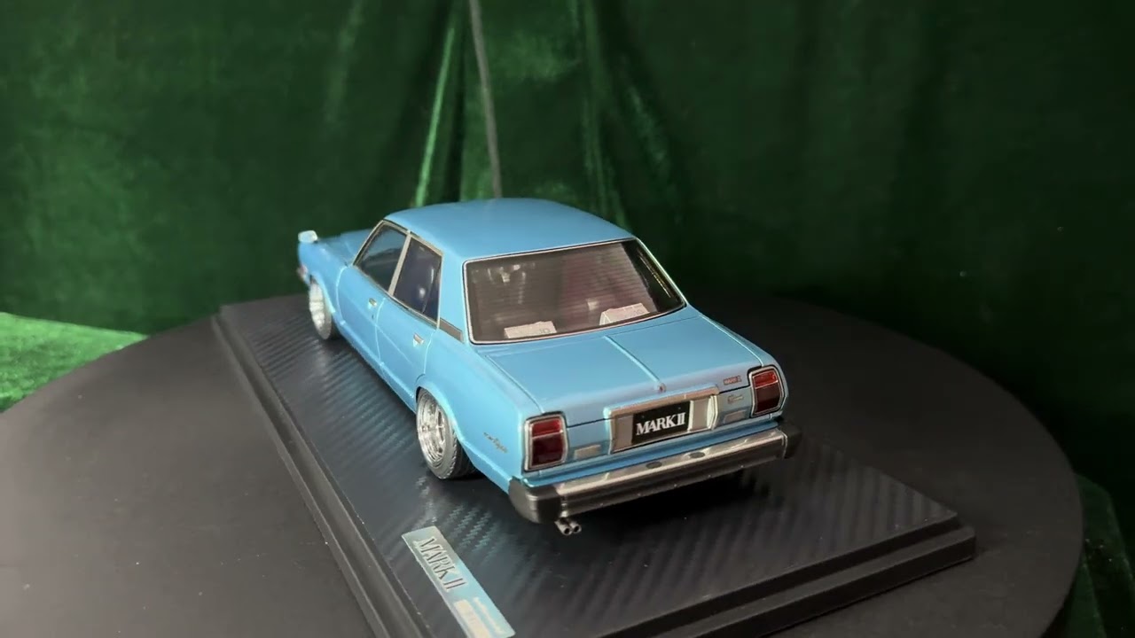 Ignition Model IG 1/18 Toyota MarkII Sedan Grande (MX41) Light