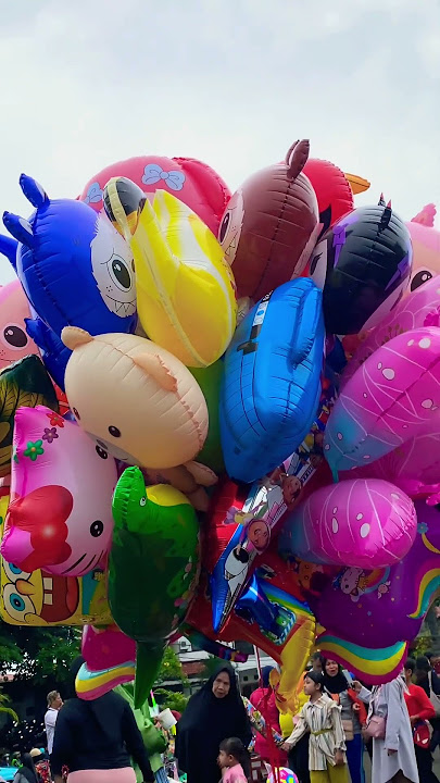 Ayuk jajan balon kupu kupu cantik sekali