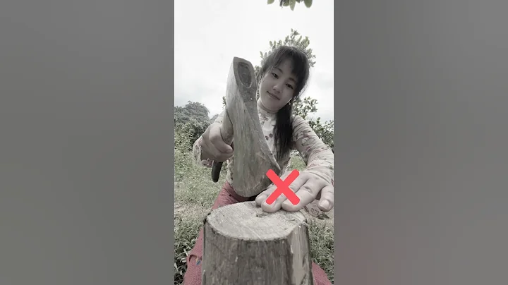 Single mom with chop firewood skills 🤯 #camping #singlemom #bushcraft #outdoors #skills