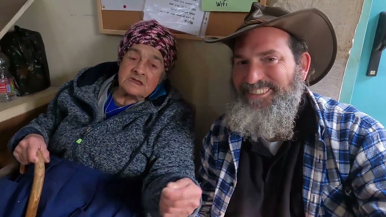 פקיעין העתיקה, מעיין הכפר, מערת רשב