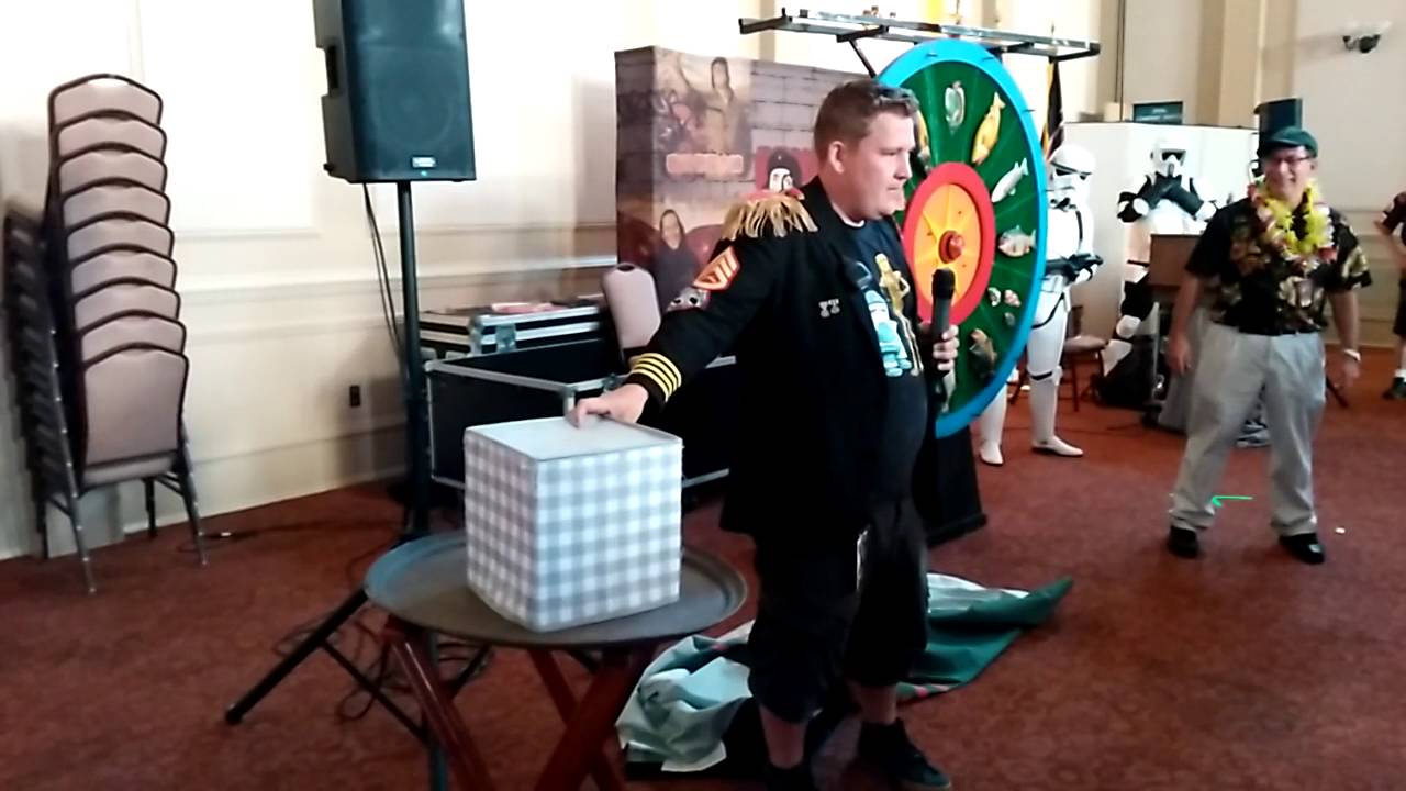 Weird Al Yankovic - Wheel of Fish in the Mandatory VIP Lounge (June 22, 2016 in Baltimore, MD)