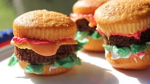 How to Decorate Cheeseburger Cupcakes | I Heart Recipes