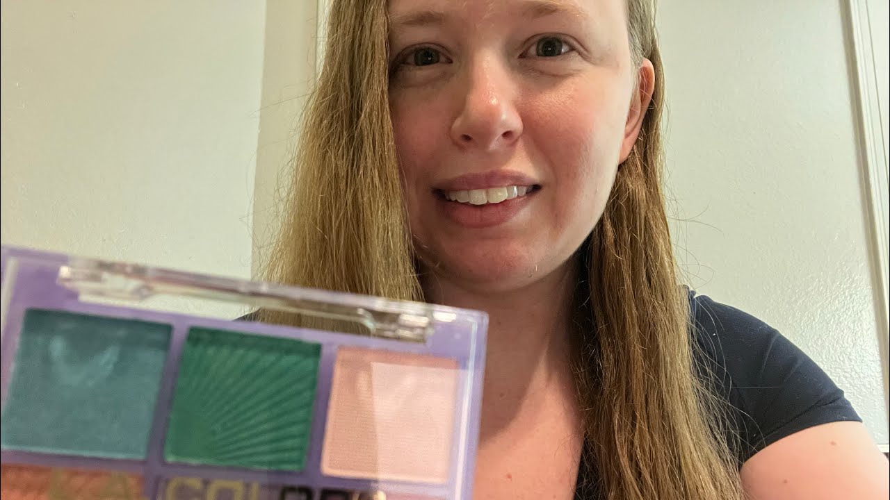 ASMR doing your make up pretend