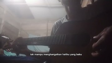 Kasur berkain putih tak mampu melelapkan kedua mataku