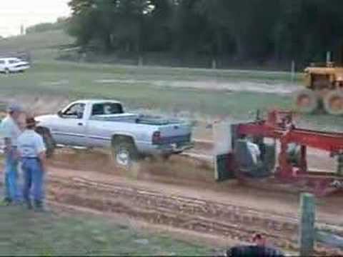 diesel truck pull - YouTube