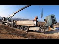 Volvo FH Tridem Dump Rescue on Narrow Farm Road (Full of Soil)볼보 덤프 트라이뎀 구난