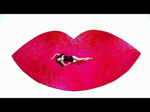 HYUNA-RED