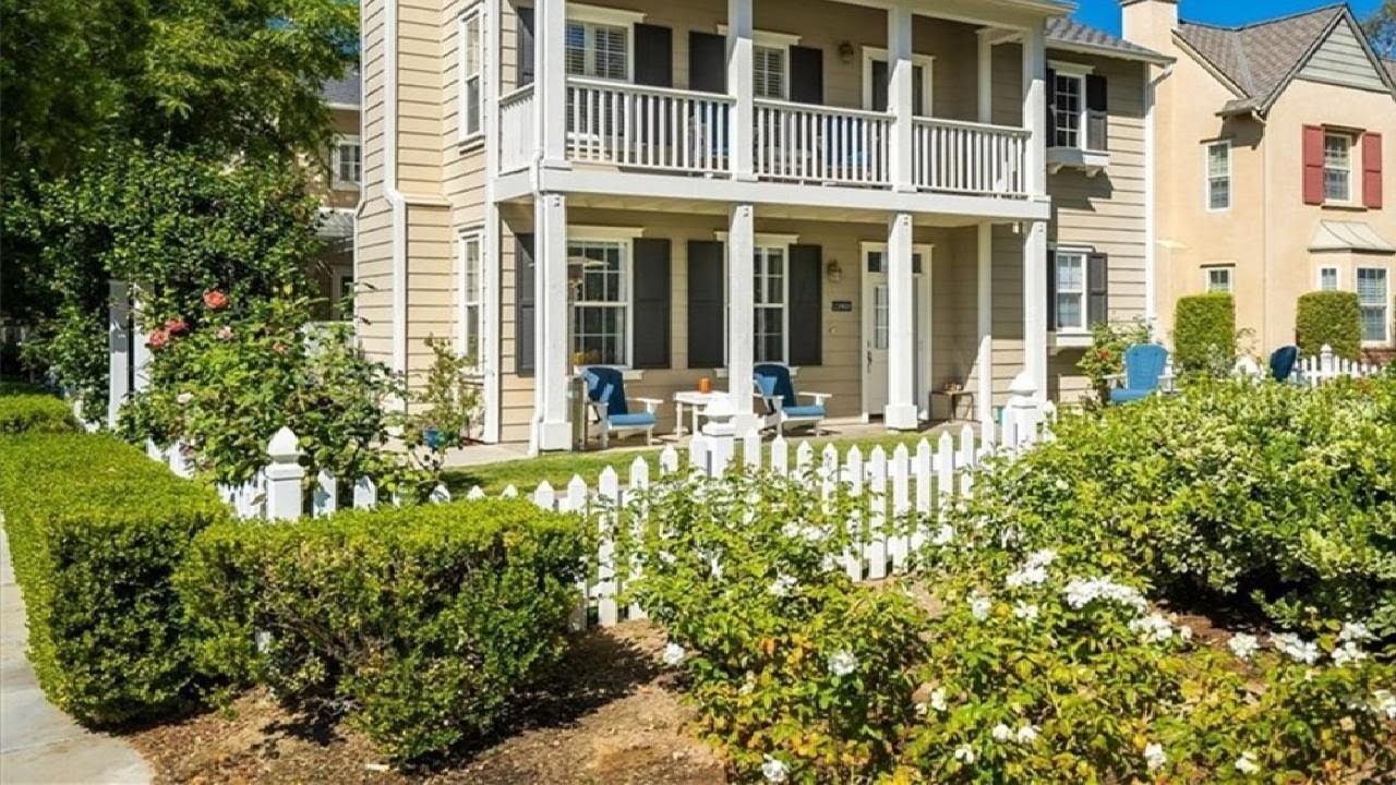 23901 Windward Lane, Valencia, CA Presented by Mary Ruiz.