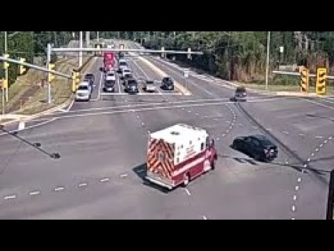 Distracted Driver Crashes Into Car That Stopped For Ambulance In ...