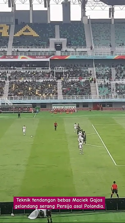 Teknik Tendangan Bebas Maciek Gajos Gelandang Persija