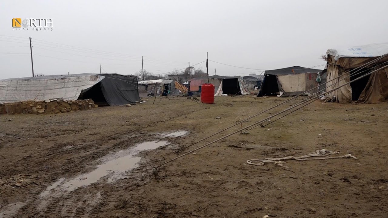 ظروف معيشية صعبة وارتفاع تكاليف المعيشة تُثقل كاهل نازحي مخيم اليوناني في الرقة