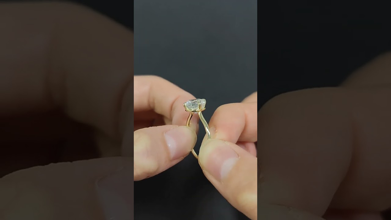 Stunning Lab Grown Diamond Round Cut Engagement Ring for a Timeless Proposal