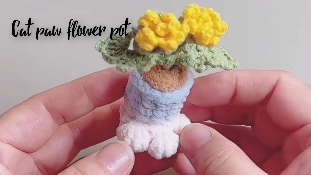 How to crochet cat paw sunflower pot//sunflower bouquet 💐