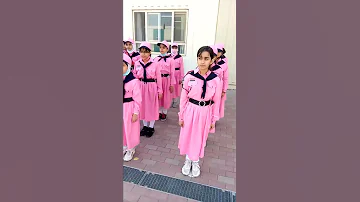 انصراف فريق الكشافة الجود للبنات بسماية مديرة المدرسة نوال راضي عباس 