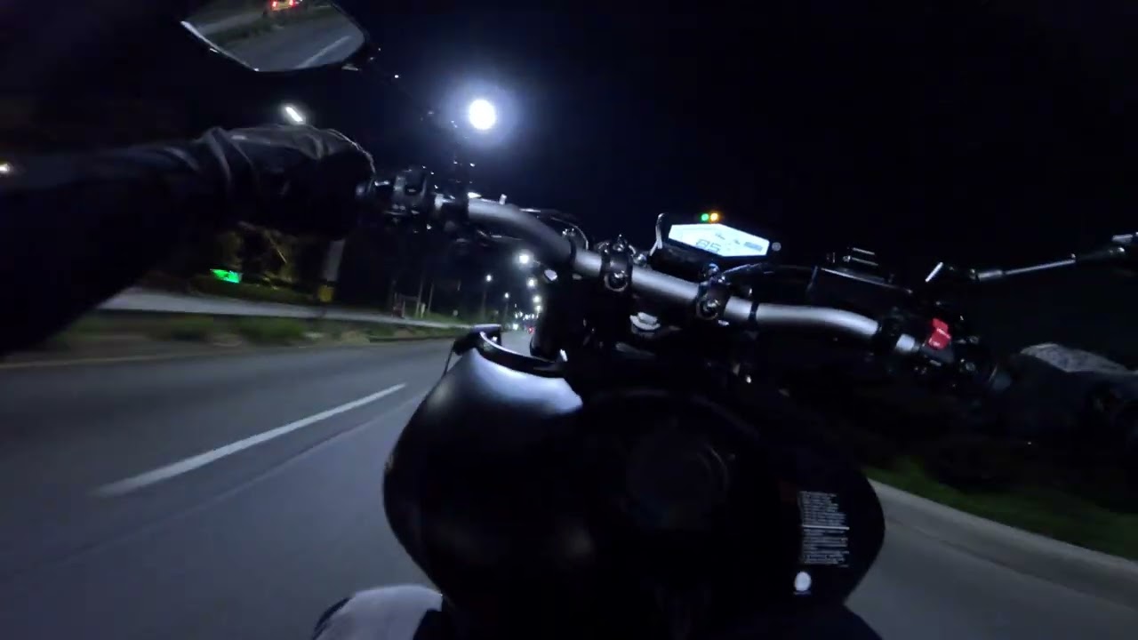 Yamaha MT09 🔥 Palmas o Miedo? Noche 4K