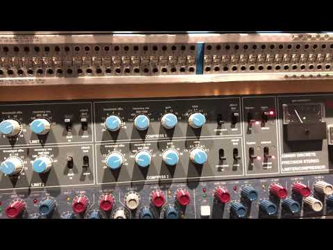 Neve 33609 Compressing