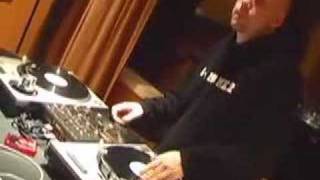 Download Lagu DJ Revolution (Wake Up Show) Skratching at Qbert's Octagon MP3