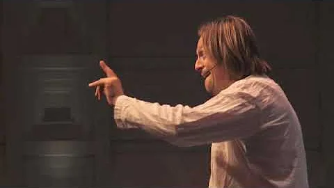 Ivan Brackenbury as Psychic Ian D Montfort