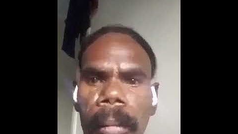 Señor en videollamada || plantilla