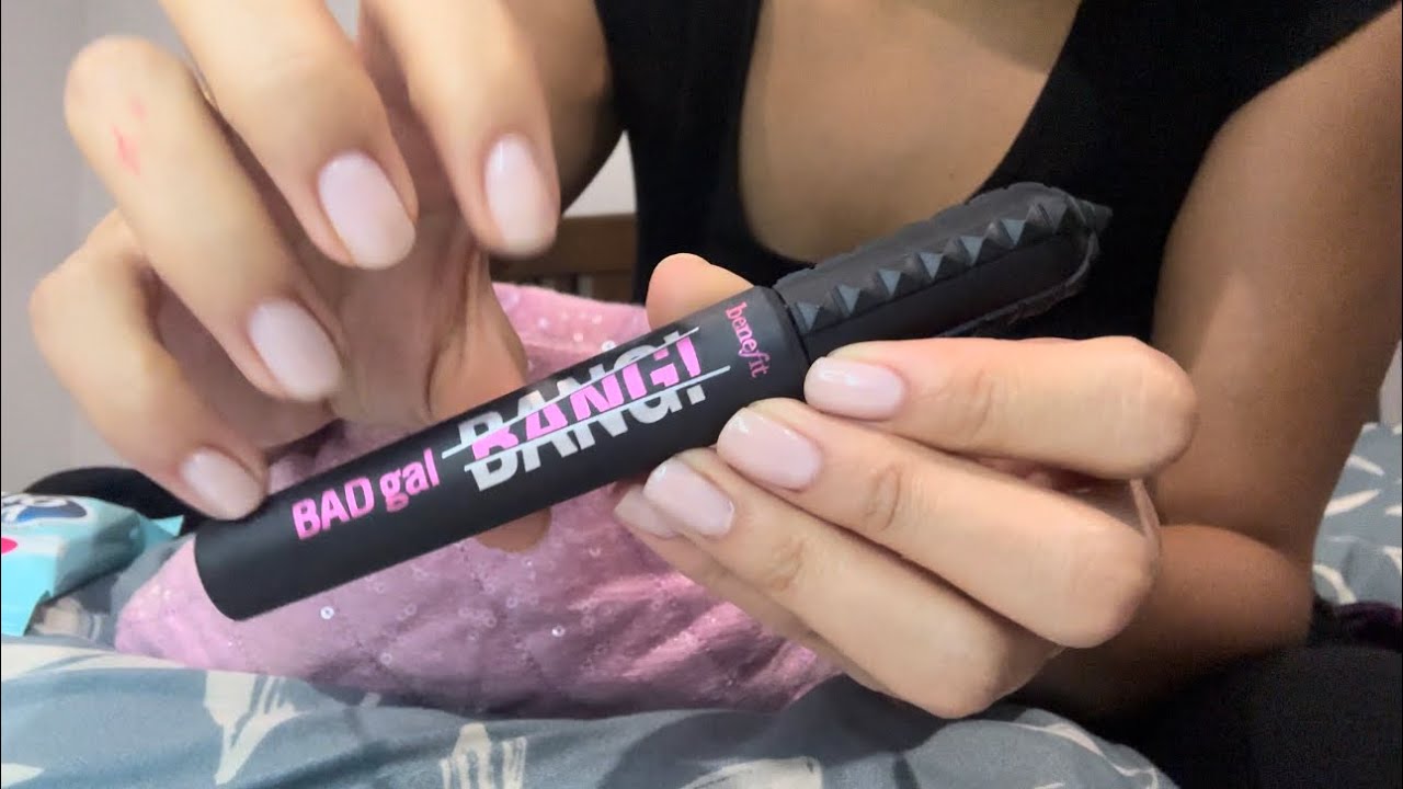 ASMR Rummaging through my makeup bag 💄🎀 - tapping, lid sounds, cleaning ...