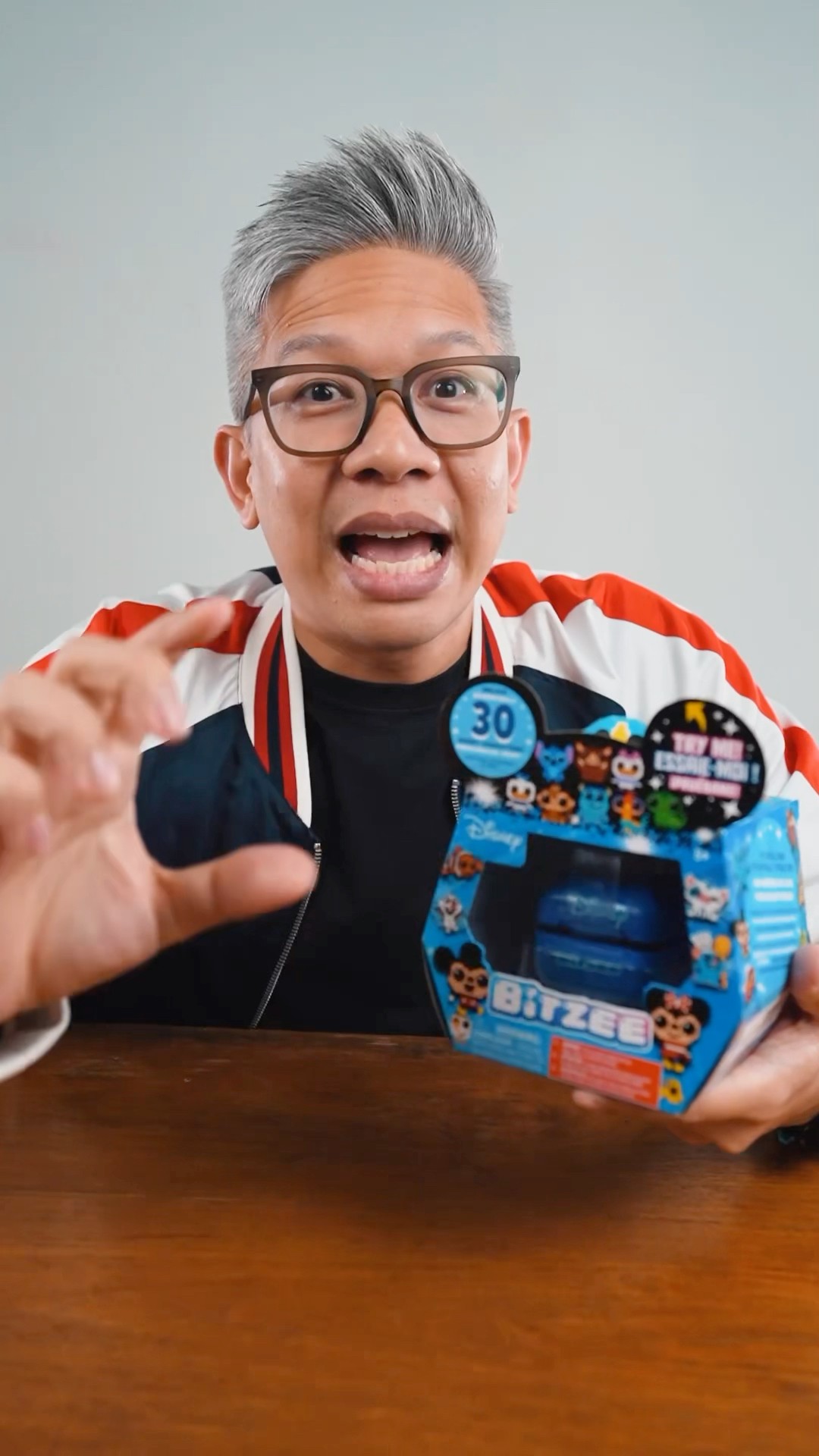 AKU PELIHARA KARAKTER DISNEY!!