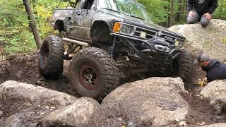 Toyota 4runner 1st gen crawler 42s crawling HUGE rockcrawler