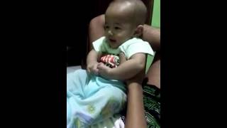 Liat bayi ini tertawa di jamin stres langsung ilang ( funny baby )