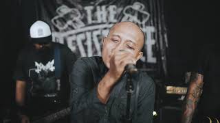 Download Lagu THE RESISTANCE - TAK TERGANTI (Official HD Music Video) MP3 Download Lagu THE RESISTANCE - TAK TERGANTI (Official HD Music Video) MP3