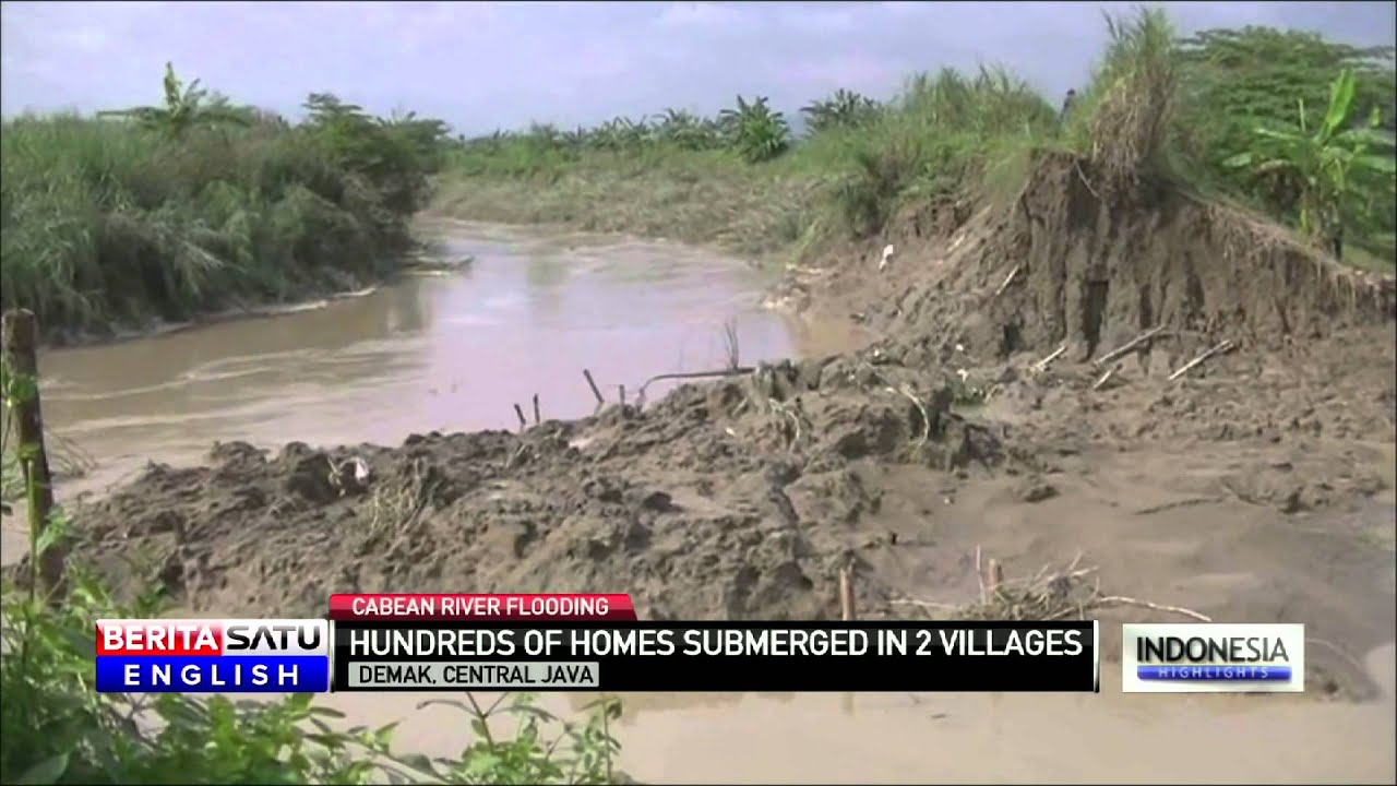 Central Java River Overflows Banks, Floods Hundreds of Homes - YouTube