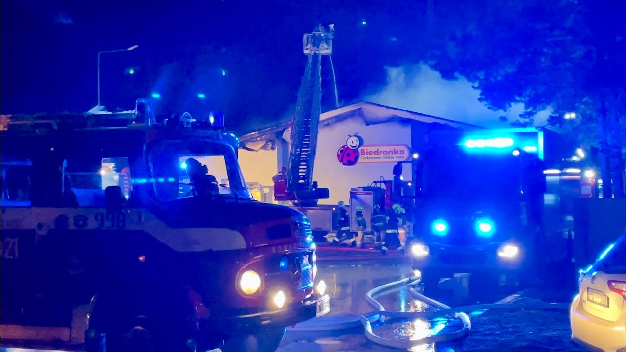 [POŻAR BIEDRONKI][POZA POWIATEM][ALARMOWO PO WODE] Ogromny pożar biedronki w Mieścisko