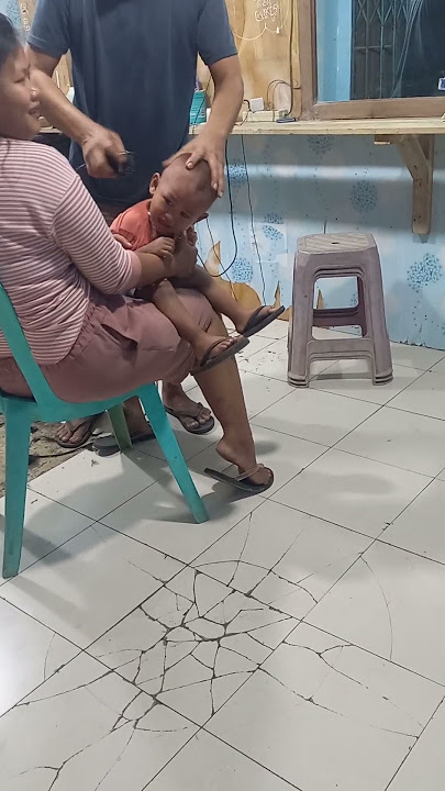 ANAK KECIL DI PAKSA POTONG RAMBUT SAMPAI MENANGIS HISTERIS