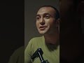 جندي نائم مع مسدس العهد Shorts 