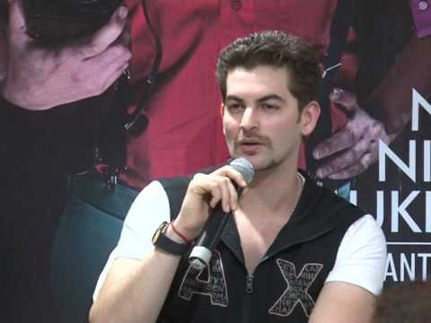 Neil Nitin Mukesh unveils Hi! Blitz latest issue