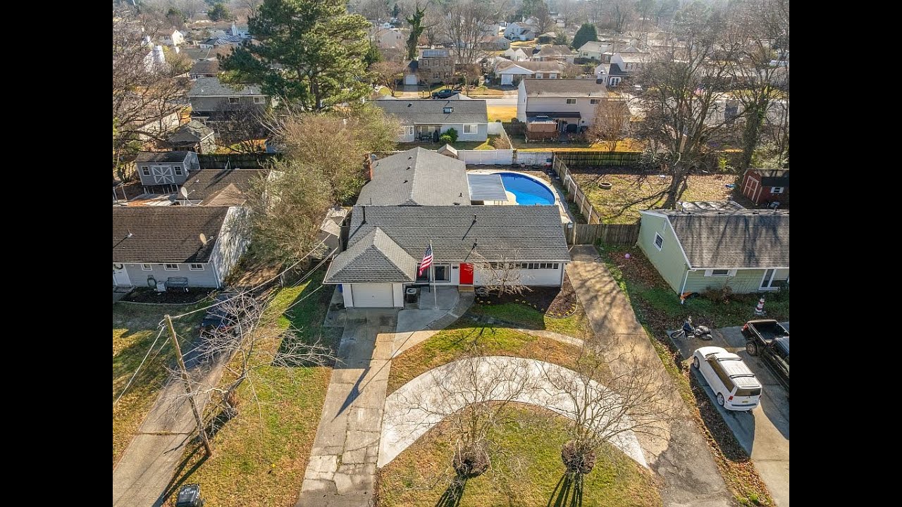 620 De Laura Lane | Virginia Beach Ranch w/ Pool, Rec Room & Dual Bar Areas